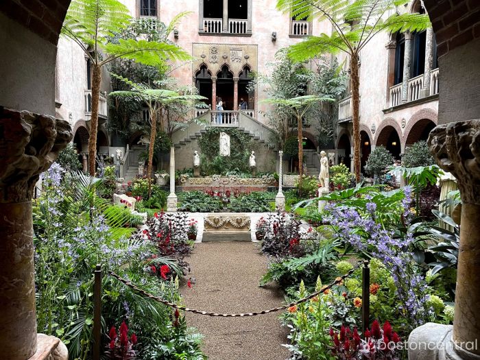 isabella stewart gardner museum courtyard boston fall